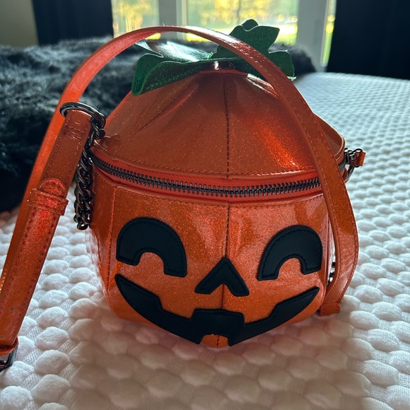 Women’s Fine By Me Halloween Pumpkin Purse Handbag Crossbody New - Picture 7 of 8